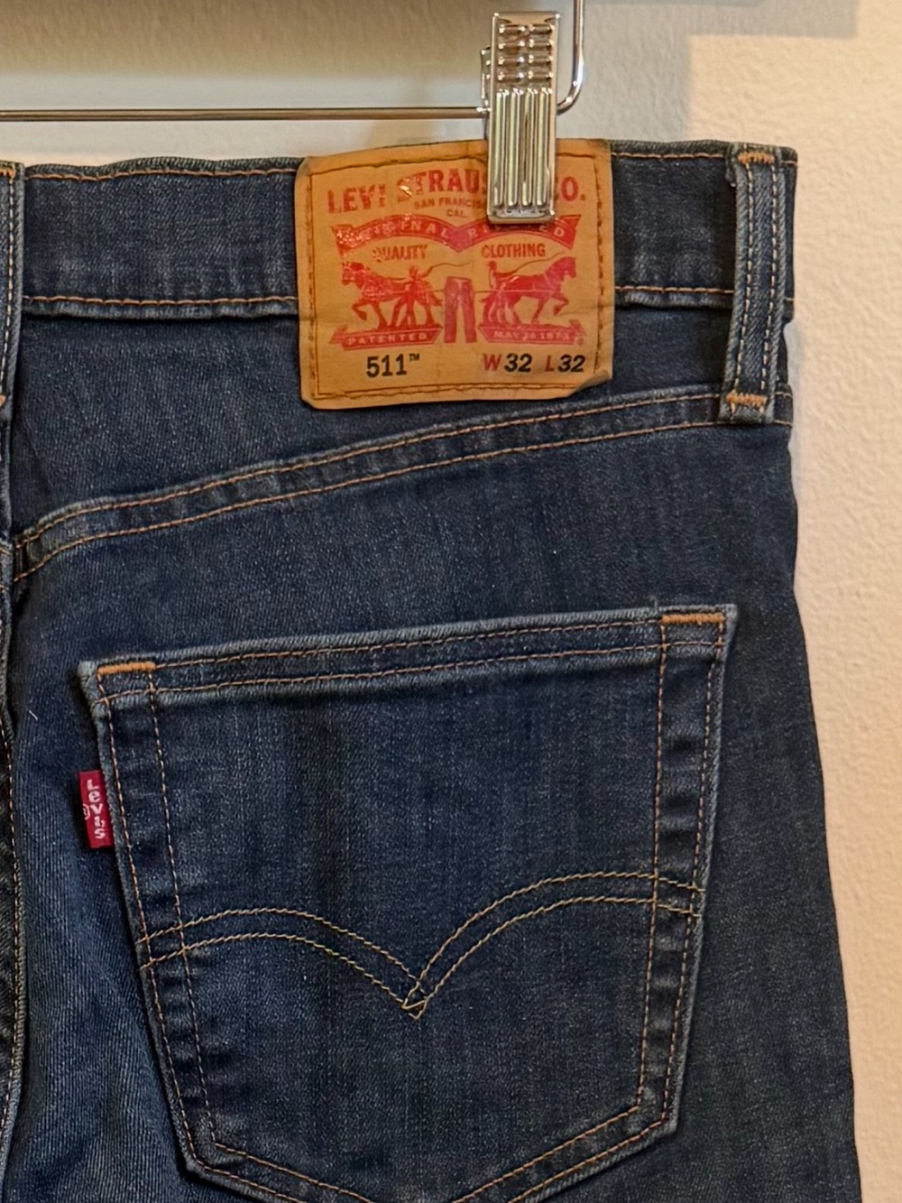 Levi's Slim Men's Jeans in Dark Blue Denim